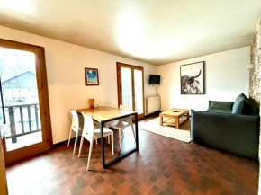 La clusaz Centre village , pied des pistes, 42 m2 , balcon sud vue montagne